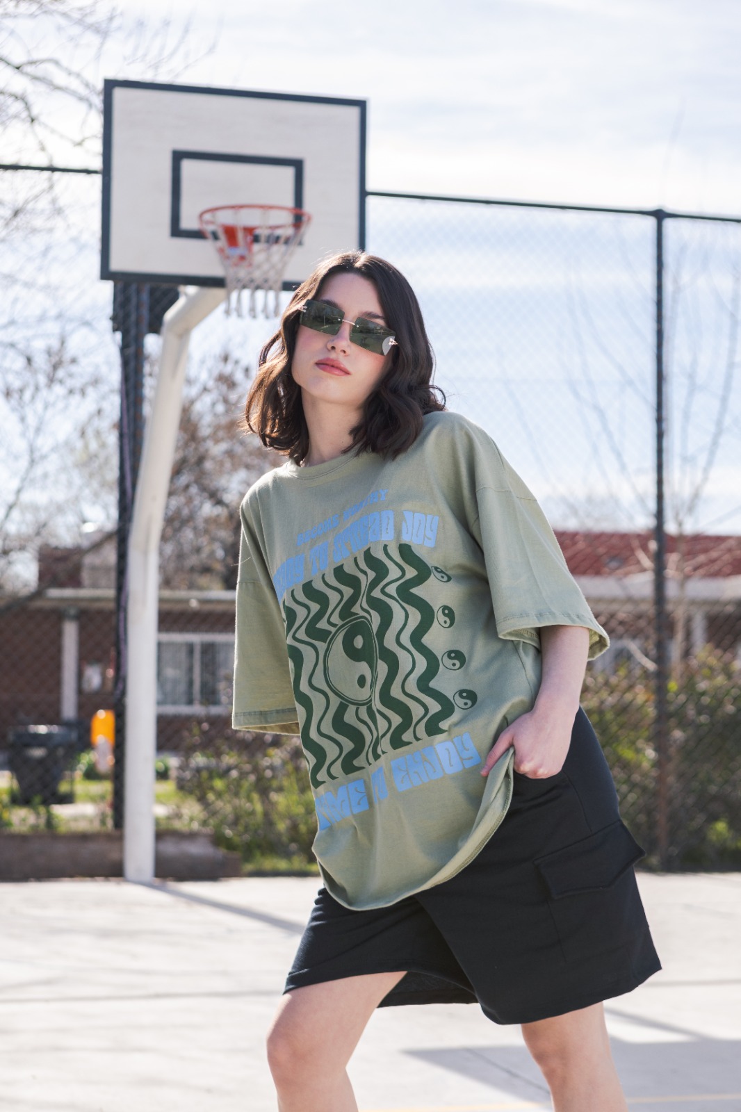 SHORTS OVERSIZE CARGO - Imagen 2